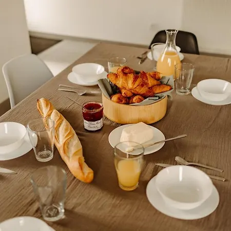 Fully Equipped Cottage For 6 People 10 Min From Honfleur *